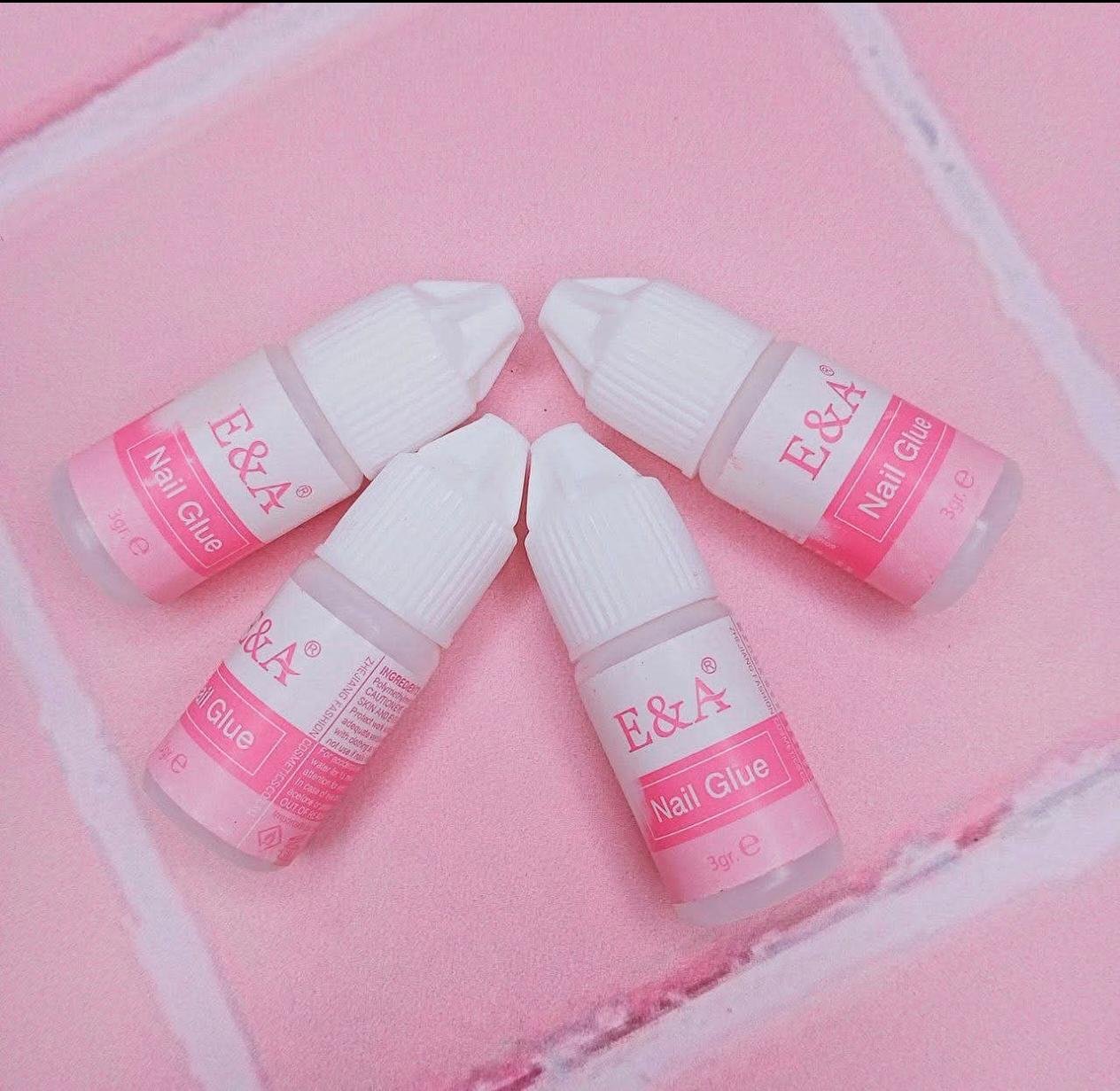 PEGAMENTO DE UÑAS AKOYA